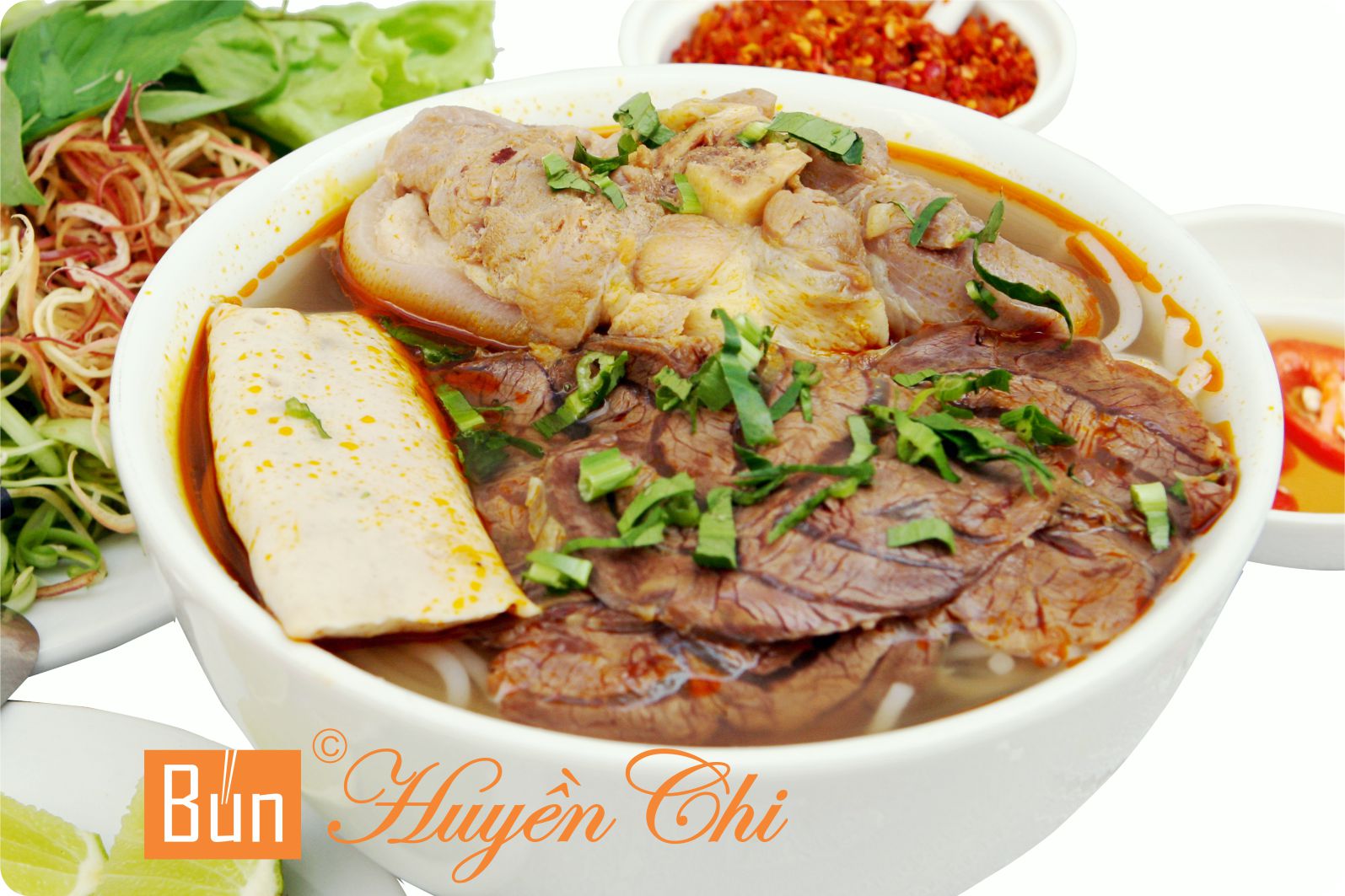 Bún bò giò nạc