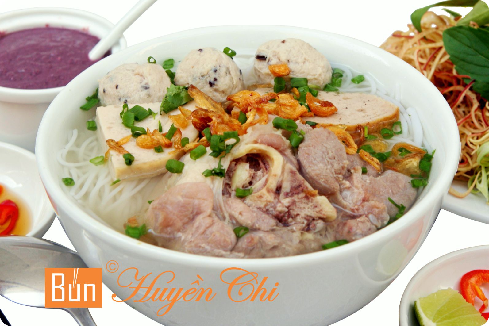 Bún mọc giò nạc